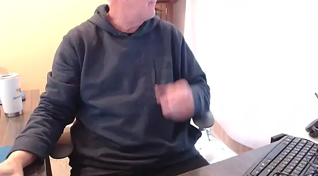 olderandwiser2 online show from 02-25-25, 04:57