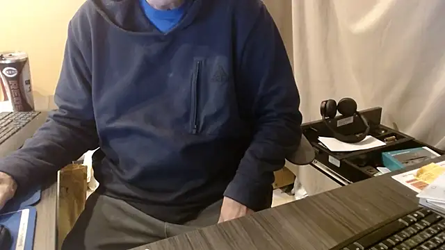 olderandwiser2 online show from 11-23-25, 04:33