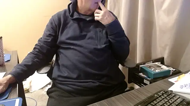 olderandwiser2 online show from 11-12-25, 05:11