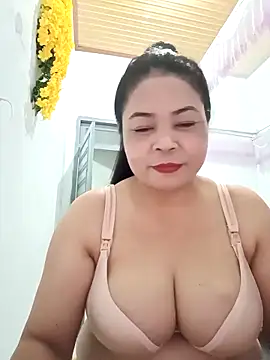 Snapshot of Baby-bigtits2024 chatting on 03-17-25, 01:29 Baby-bigtits2024 online show from 03-17-25, 01:29