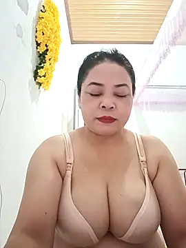 Snapshot of Baby-bigtits2024 chatting on 02-16-25, 01:03 Baby-bigtits2024 online show from 02-16-25, 01:03