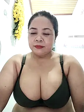 Baby-bigtits2024 online show from 10-29-25, 12:37