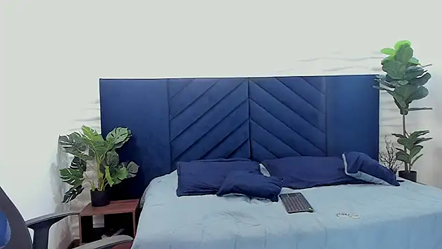 Snapshot of Georgina_Palacios_ chatting on 02-20-25, 10:05 Georgina Palacios online show from 02-20-25, 10:05