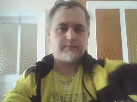 Snapshot of Szolga10 chatting on 02-16-25, 11:16 Szolga10 online show from 02-16-25, 11:16