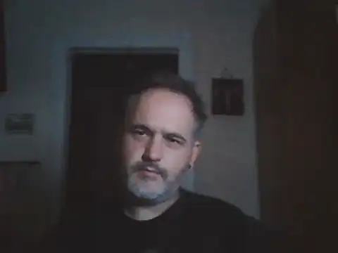 Snapshot of Szolga10 chatting on 09-14-25, 05:02 Szolga10 online show from 09-14-25, 05:02
