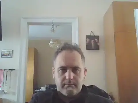 Snapshot of Szolga10 chatting on 09-27-25, 09:59 Szolga10 online show from 09-27-25, 09:59
