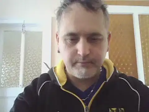 Snapshot of Szolga10 chatting on 03-18-25, 01:12 Szolga10 online show from 03-18-25, 01:12