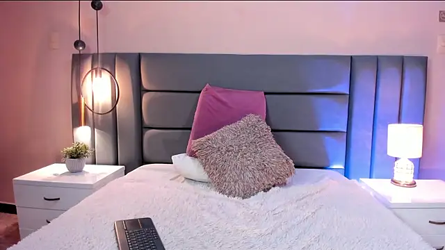 MiaHertz online show from 01-10-26, 02:01