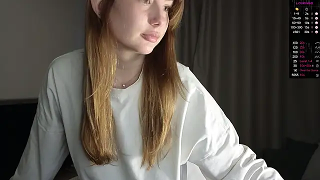 Sakura Moore online show from 10-29-25, 01:43