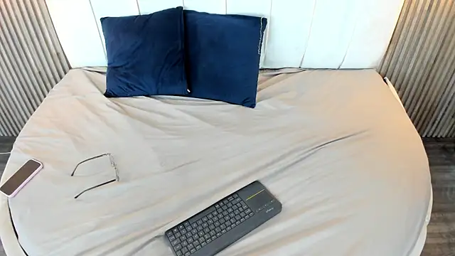 gabriela fox  online show from 03-01-25, 06:43