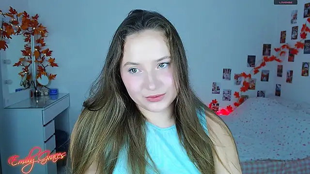 Snapshot of EmilyxxGraces chatting on 09-21-25, 08:36 EmilyxxGraces online show from 09-21-25, 08:36