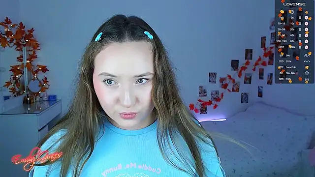 Snapshot of EmilyxxGraces chatting on 10-30-25, 10:39 EmilyxxGraces online show from 10-30-25, 10:39