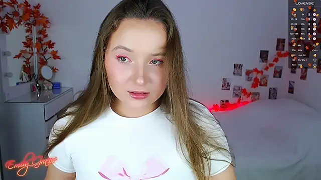 Snapshot of EmilyxxGraces chatting on 09-22-25, 07:20 EmilyxxGraces online show from 09-22-25, 07:20