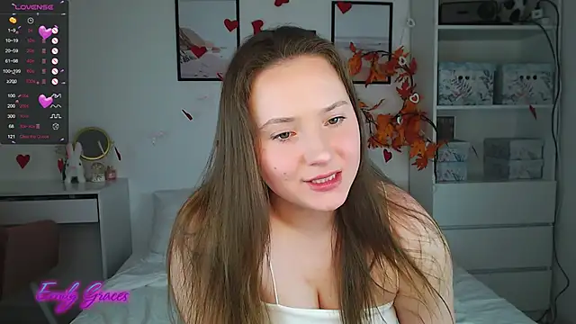 Snapshot of EmilyxxGraces chatting on 03-05-25, 01:31 EmilyxxGraces online show from 03-05-25, 01:31