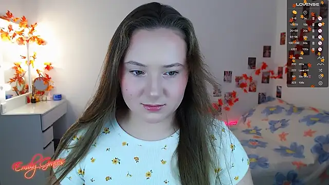 Snapshot of EmilyxxGraces chatting on 10-20-25, 03:45 EmilyxxGraces online show from 10-20-25, 03:45