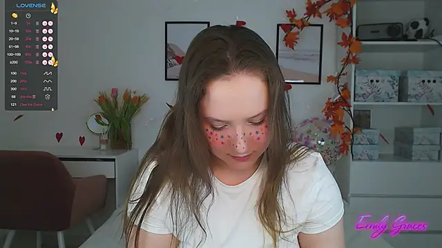 Snapshot of EmilyxxGraces chatting on 03-08-25, 03:17 EmilyxxGraces online show from 03-08-25, 03:17