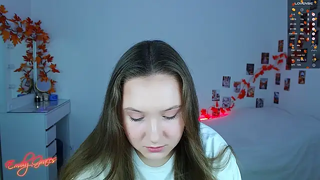 Snapshot of EmilyxxGraces chatting on 09-29-25, 11:54 EmilyxxGraces online show from 09-29-25, 11:54