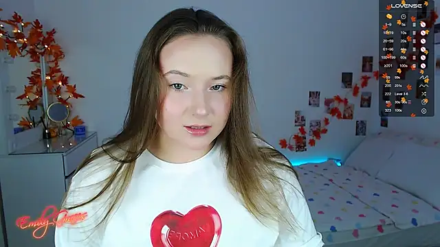 Snapshot of EmilyxxGraces chatting on 10-12-25, 10:22 EmilyxxGraces online show from 10-12-25, 10:22
