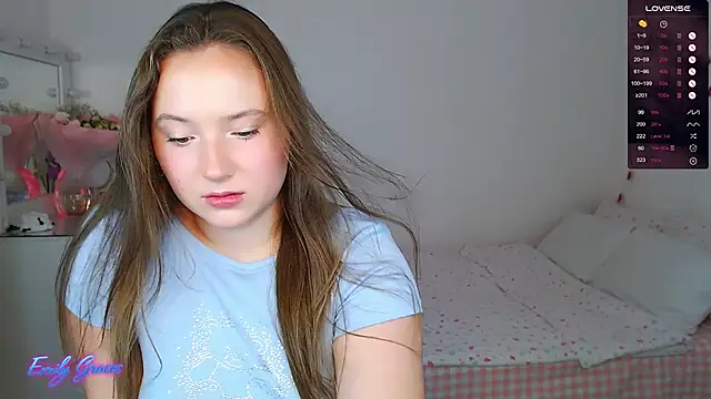 Snapshot of EmilyxxGraces chatting on 09-09-25, 02:10 EmilyxxGraces online show from 09-09-25, 02:10