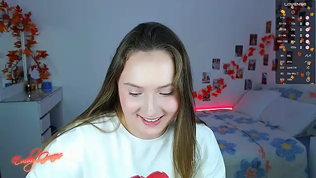 Snapshot of EmilyxxGraces chatting on 10-17-25, 02:04 EmilyxxGraces online show from 10-17-25, 02:04