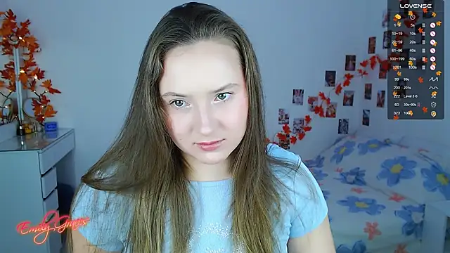 Snapshot of EmilyxxGraces chatting on 10-13-25, 07:26 EmilyxxGraces online show from 10-13-25, 07:26