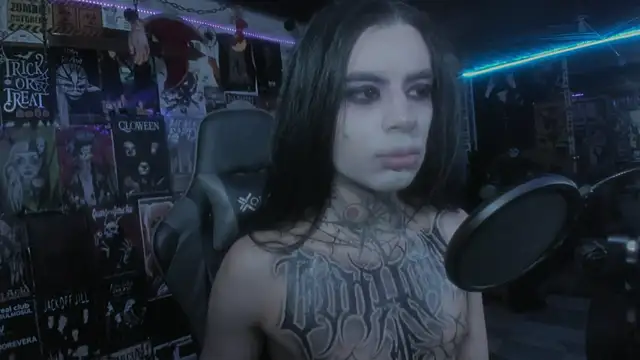 Snapshot of rotten_dreams chatting on 03-09-25, 09:57 rotten dreams online show from 03-09-25, 09:57