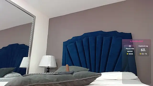 KatiaFosterr online show from 11-14-25, 12:20