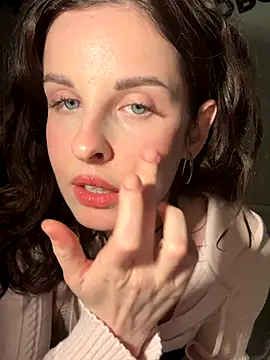 MollyBer online show from 10-31-25, 07:32