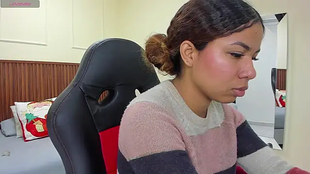 MELINAMARTINS online show from 12-03-25, 07:24