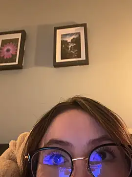 ValentinaOrtiz3 online show from 06-19-26, 03:45