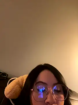 ValentinaOrtiz3 online show from 11-15-25, 12:47