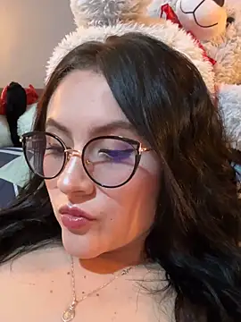 ValentinaOrtiz3 online show from 03-05-26, 02:19