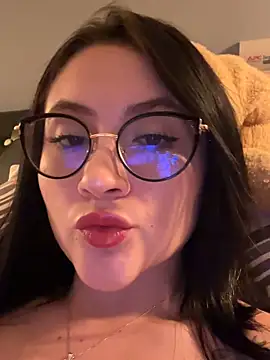 ValentinaOrtiz3 online show from 04-08-26, 01:29