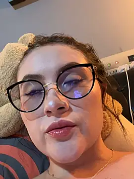 ValentinaOrtiz3 online show from 05-25-26, 11:25