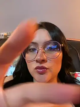 ValentinaOrtiz3 online show from 09-19-25, 02:04