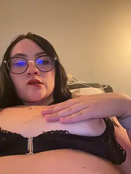 Snapshot of ValentinaOrtiz3 chatting on 02-14-26, 03:29 ValentinaOrtiz3 online show from 02-14-26, 03:29