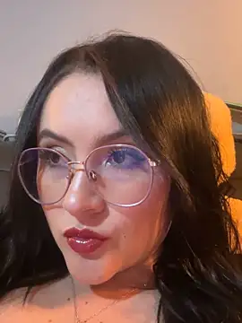 ValentinaOrtiz3 online show from 11-28-25, 02:12