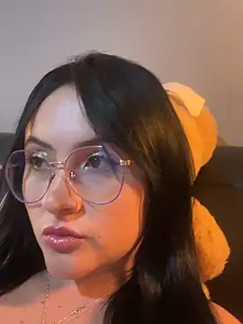 ValentinaOrtiz3 online show from 11-08-25, 01:53