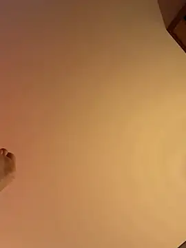 ValentinaOrtiz3 online show from 03-18-26, 09:59