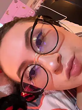 ValentinaOrtiz3 online show from 03-24-26, 09:26