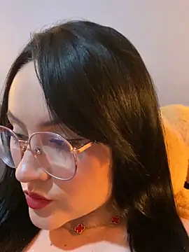 ValentinaOrtiz3 online show from 10-30-25, 01:26