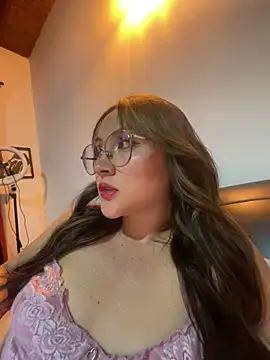 ValentinaOrtiz3 online show from 02-18-25, 01:21