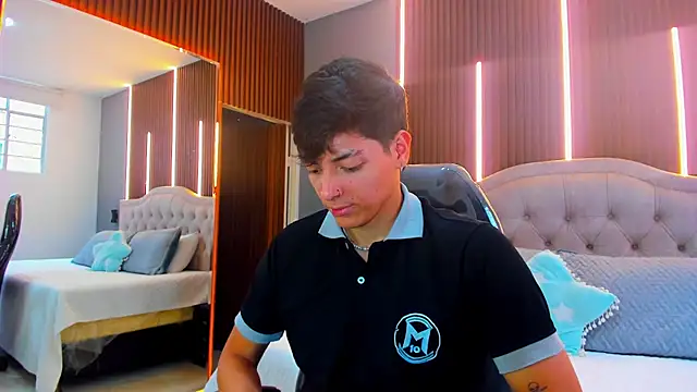 Snapshot of _JacobMiller__ chatting on 09-27-25, 07:42 JacobMiller online show from 09-27-25, 07:42