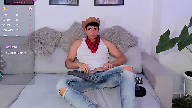 Snapshot of _JacobMiller__ chatting on 02-27-25, 08:53 JacobMiller online show from 02-27-25, 08:53