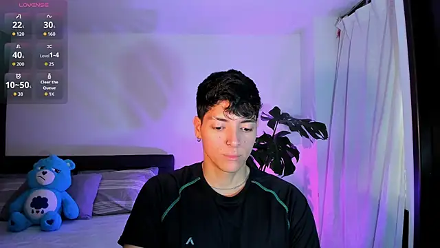 Snapshot of _JacobMiller__ chatting on 09-22-25, 02:12 JacobMiller online show from 09-22-25, 02:12