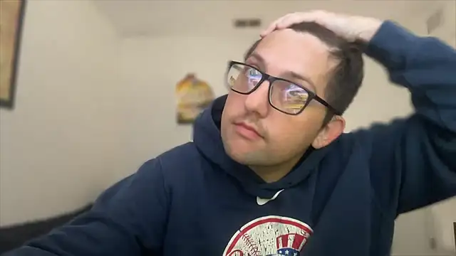 Snapshot of Milflover96 chatting on 10-07-25, 12:39 Milflover96 online show from 10-07-25, 12:39