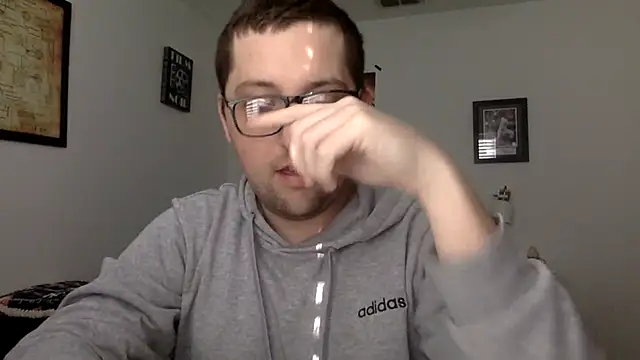 Snapshot of Milflover96 chatting on 03-19-25, 10:09 Milflover96 online show from 03-19-25, 10:09