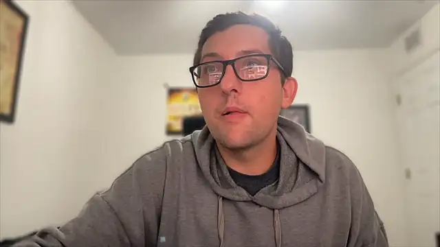 Snapshot of Milflover96 chatting on 12-01-25, 12:00 Milflover96 online show from 12-01-25, 12:00