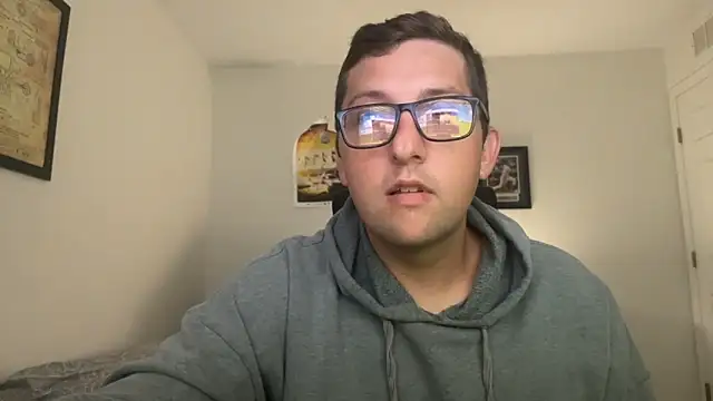 Snapshot of Milflover96 chatting on 09-25-25, 08:37 Milflover96 online show from 09-25-25, 08:37