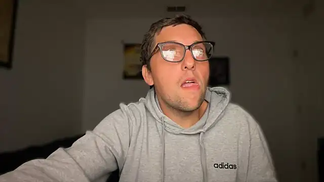 Snapshot of Milflover96 chatting on 11-02-25, 09:25 Milflover96 online show from 11-02-25, 09:25